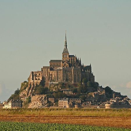 Gite A 1,9 Km Du Mont St Michel Villa Beauvoir  Exterior photo